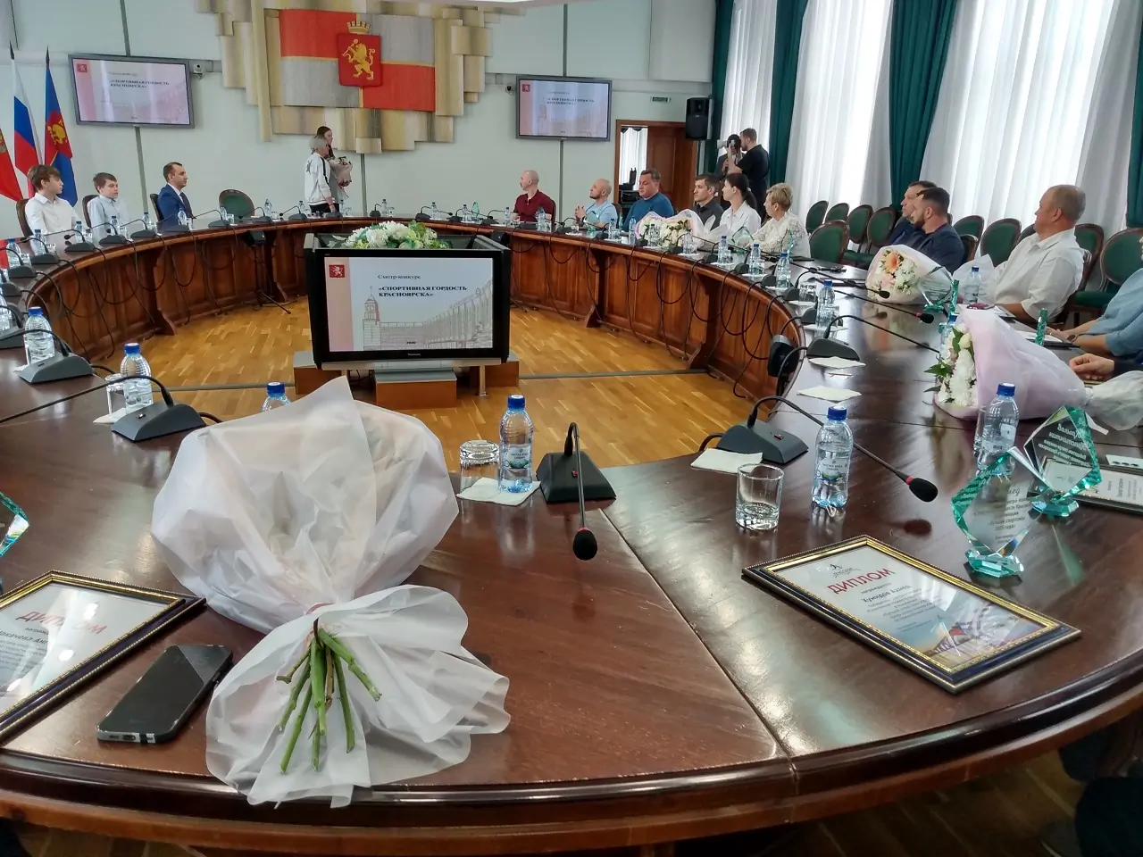 Поздравление спортсменов в мэрии