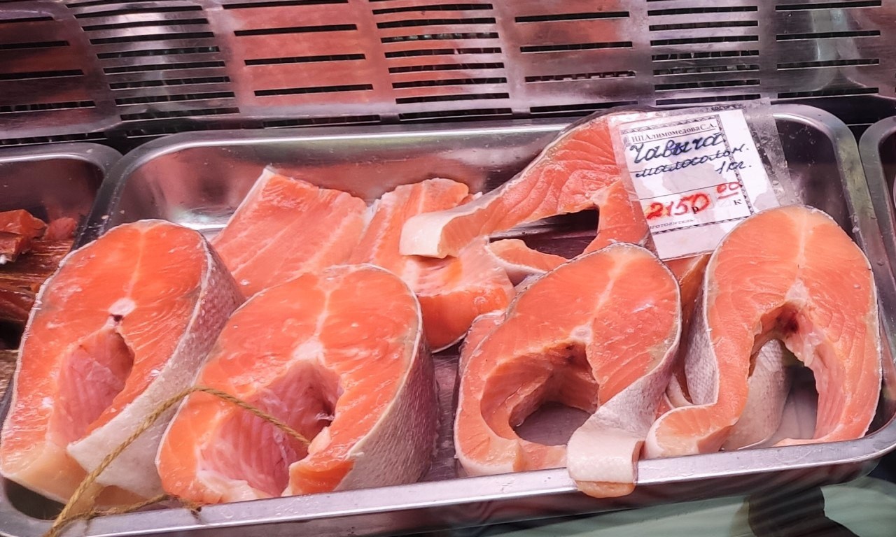 А еще многие предпочитают рыбу. Или кальмара на углях - тоже вкусно