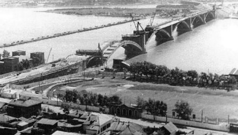 Коммунальный мост без дорожного полотна