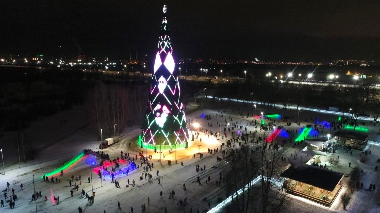 Елка на Татышеве