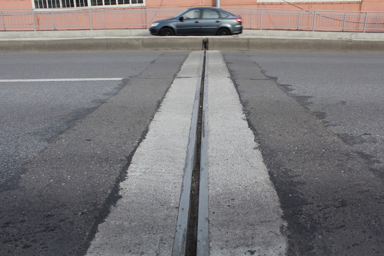 Новые швы делают открытыми, чтобы за ними можно было следить