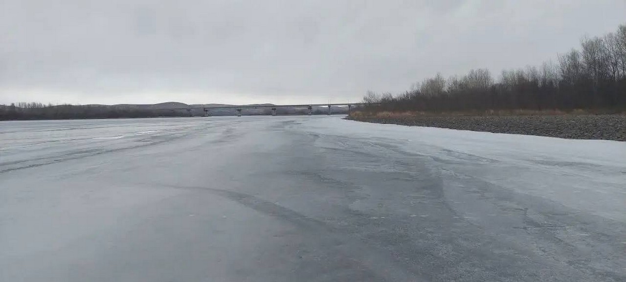 Семилетний мальчик провалился под лед и утонул в Минусинке