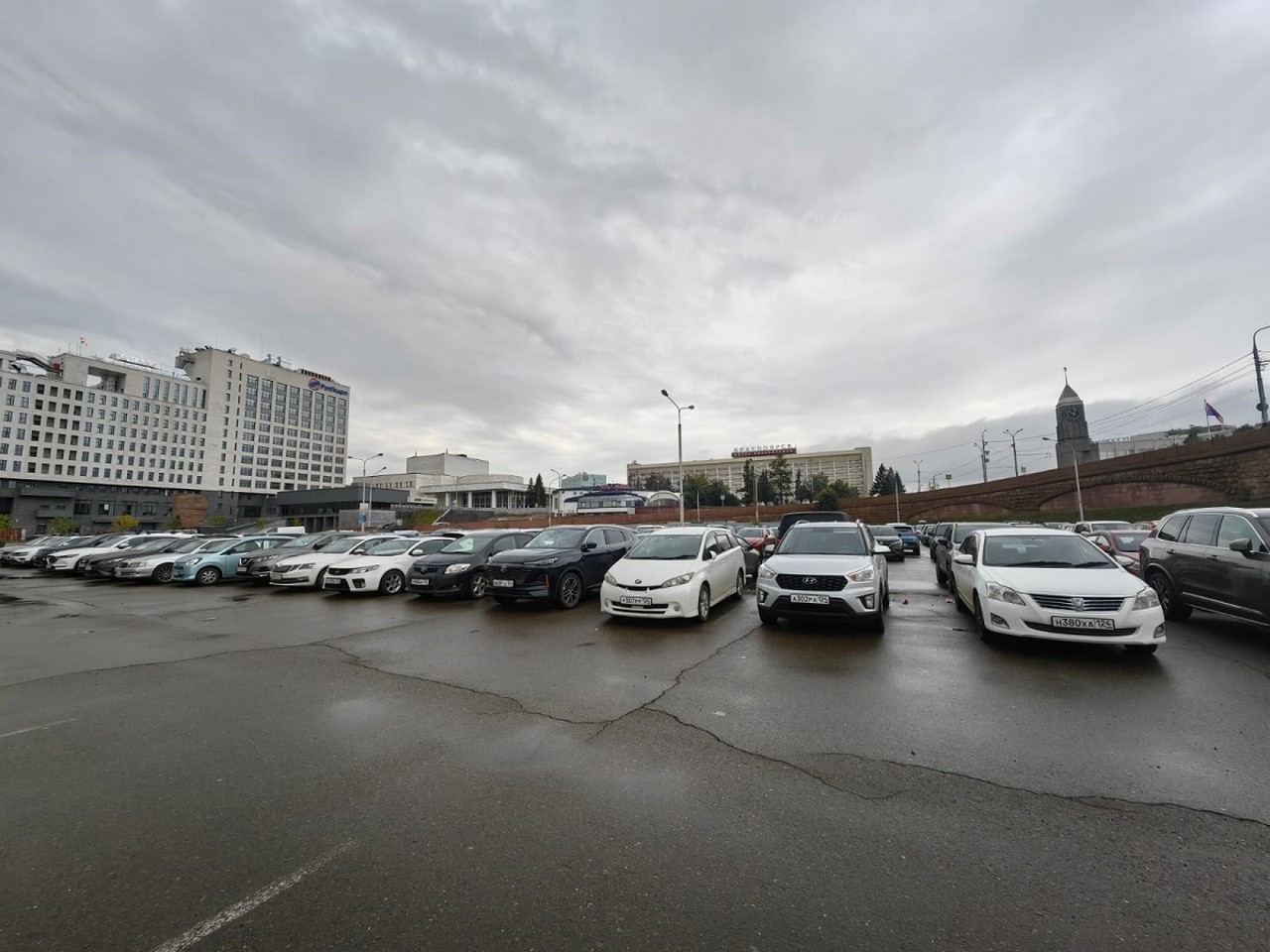 Платная парковка на Дубровинского