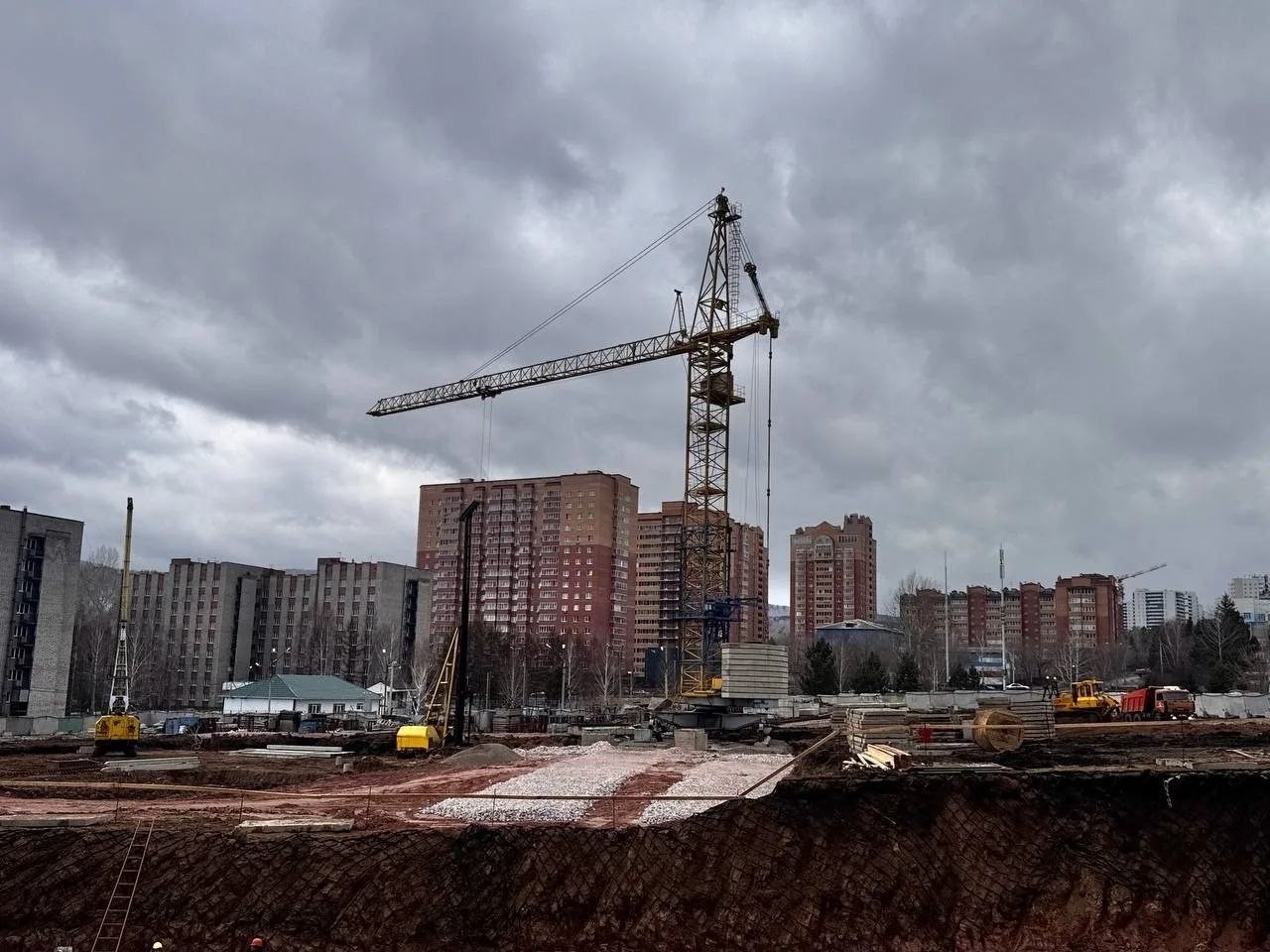 В Октябрьском районе стартовала стройка новой школы