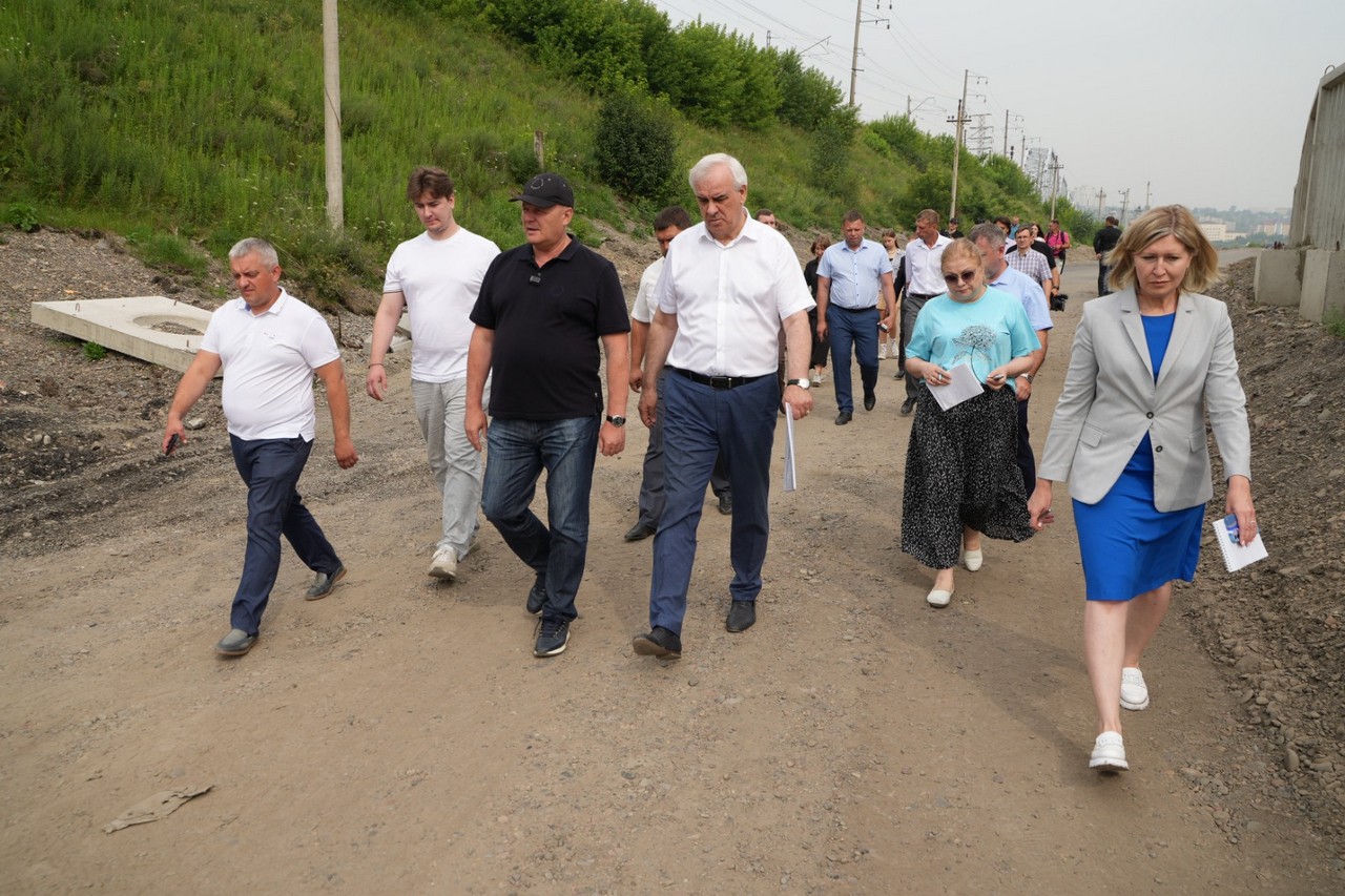 Стройка дороги с Пашенного на Николаевский мост