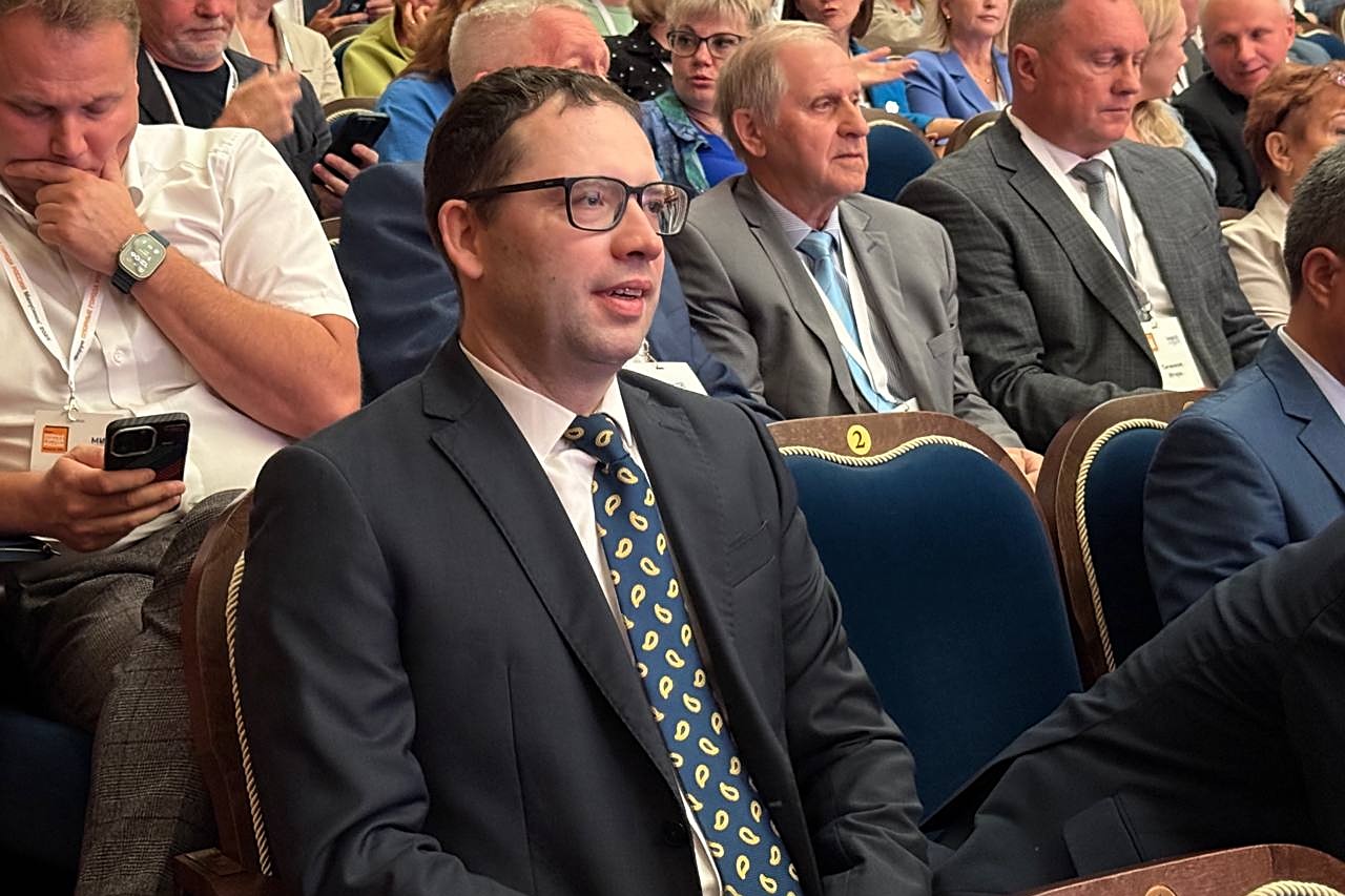 Депутат Владислав Зырянов на форуме