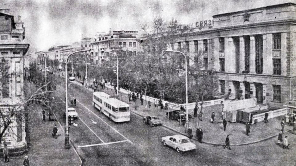 Место Кантри у Главпочтамта Красноярска в 1970-е годы