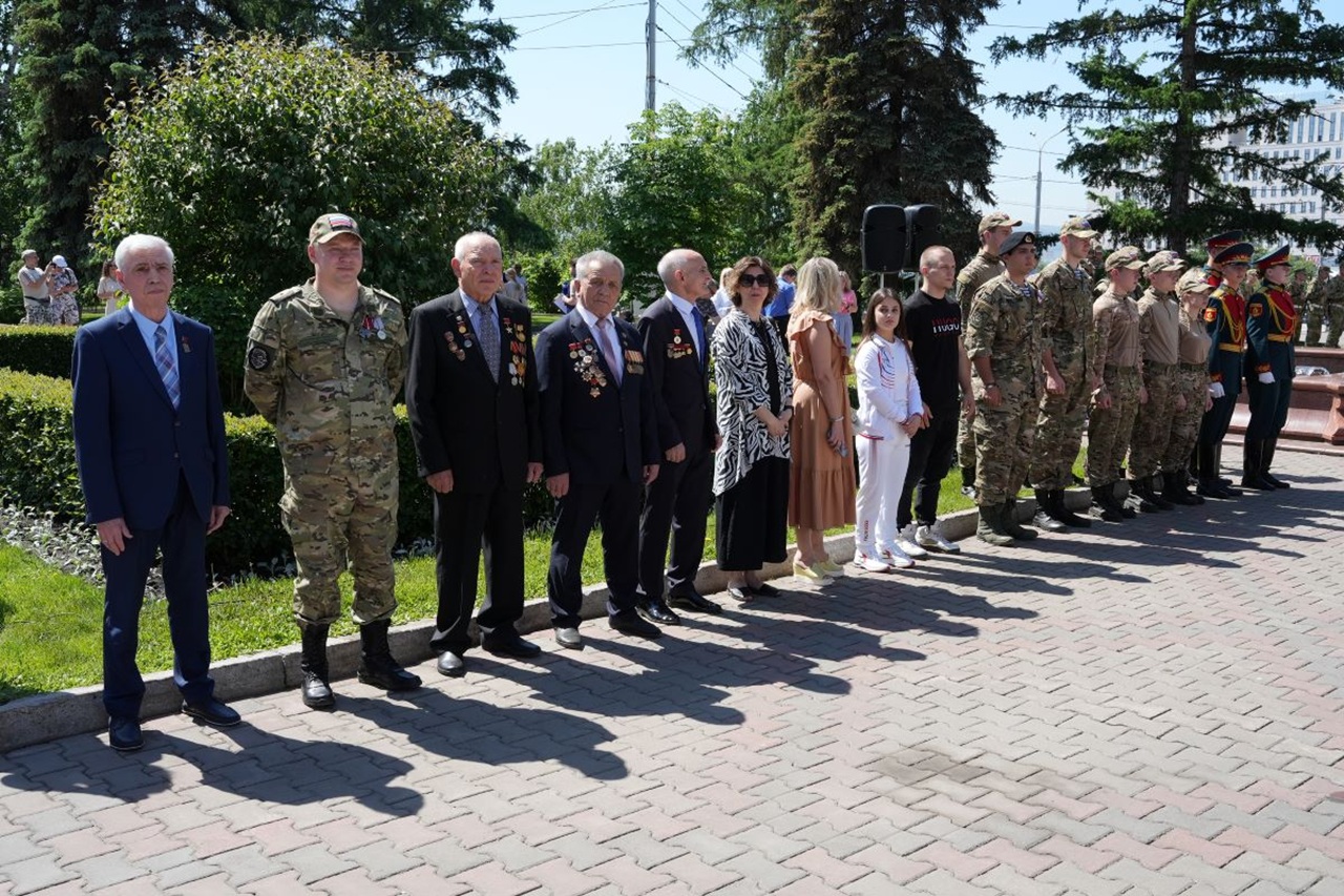 поднятие флага Красноярска