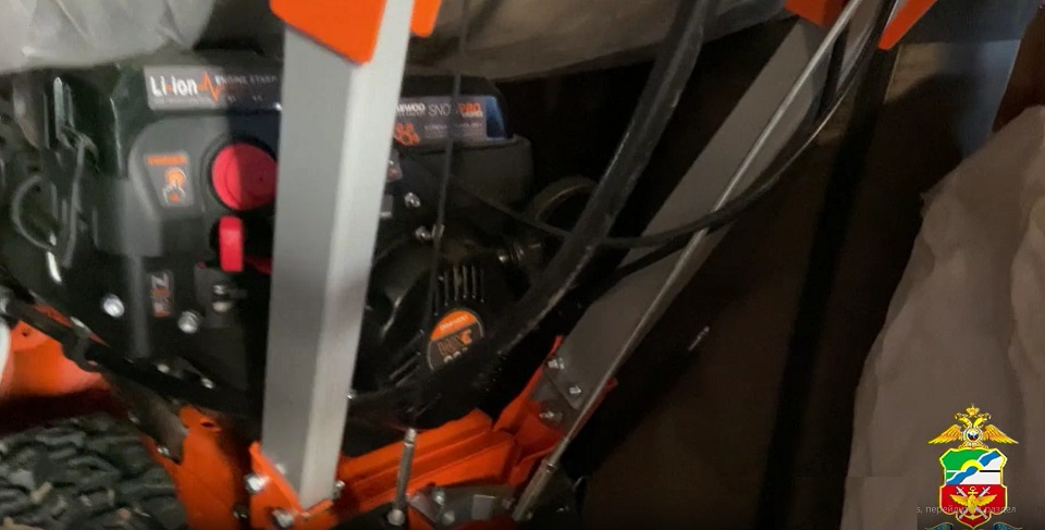 Снегоуборщик, полученный за покровительство 