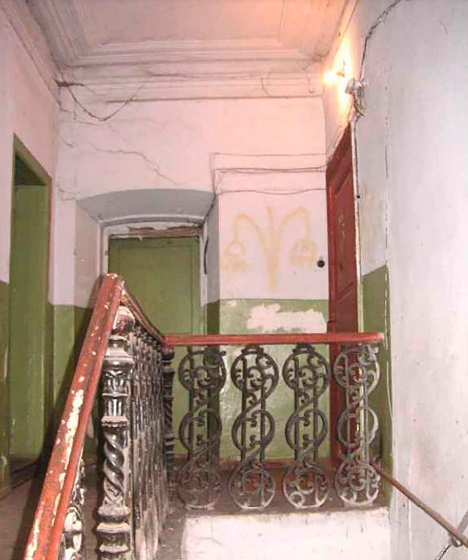лестница в доме памятнике