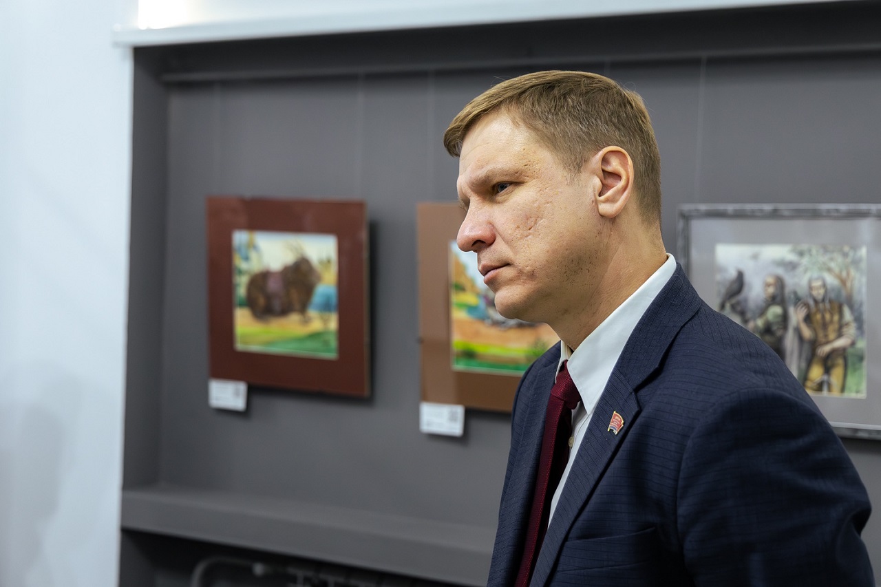 Депутат Александр Новиков