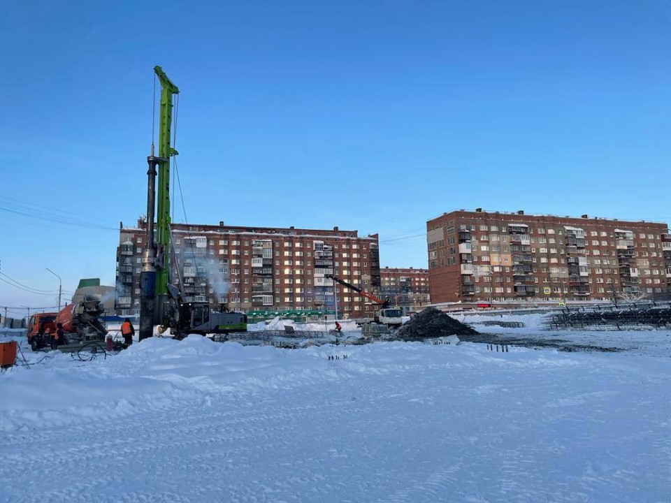 Стройплощадки в Норильске зимой