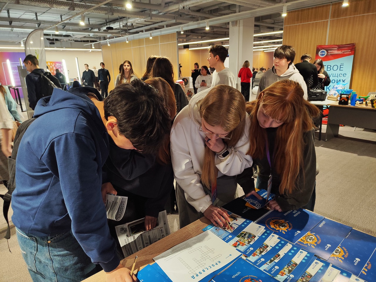 На фестивале, знакомство с профессией