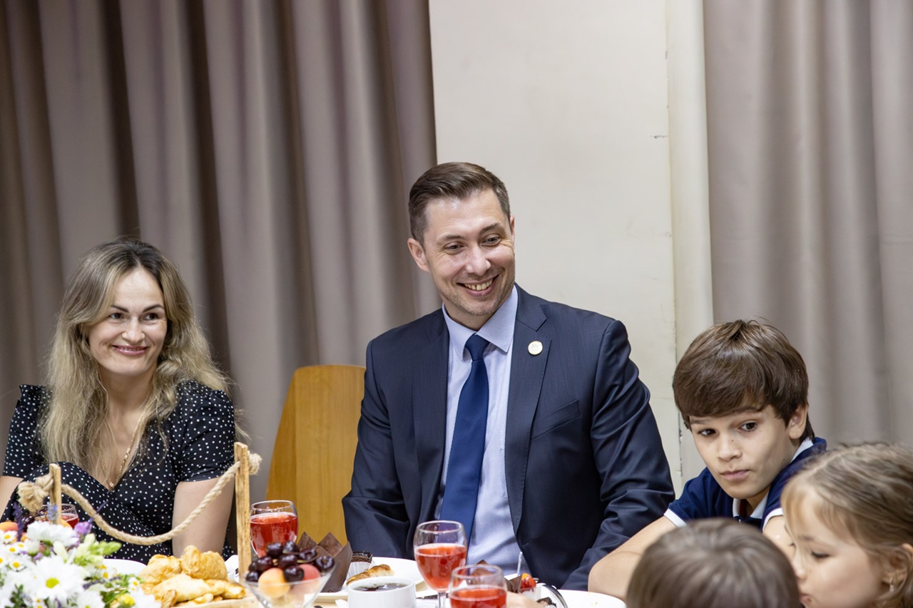 встреча семей перед Днем семьи