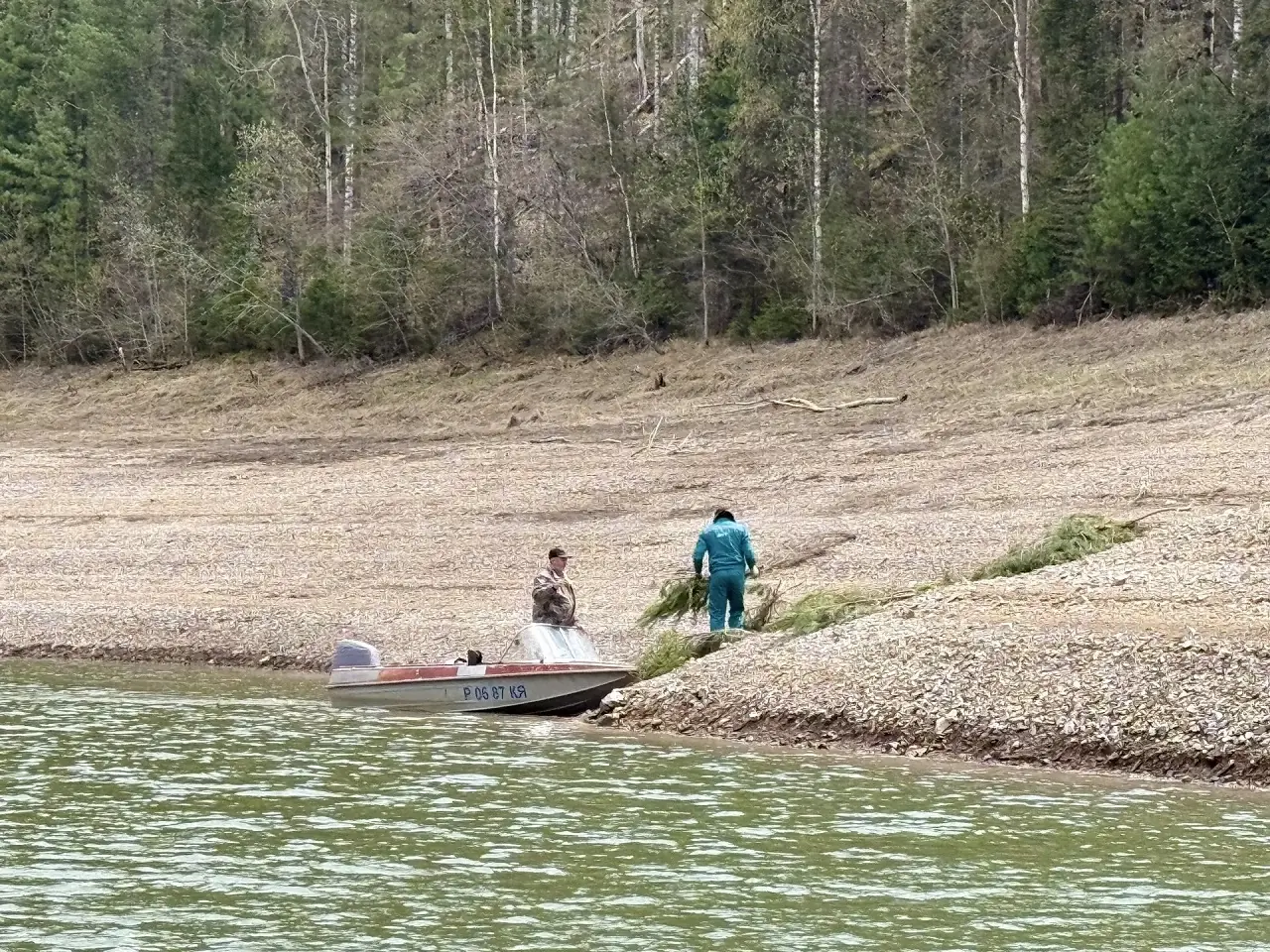 Установка нерестилищ на Красноярском море