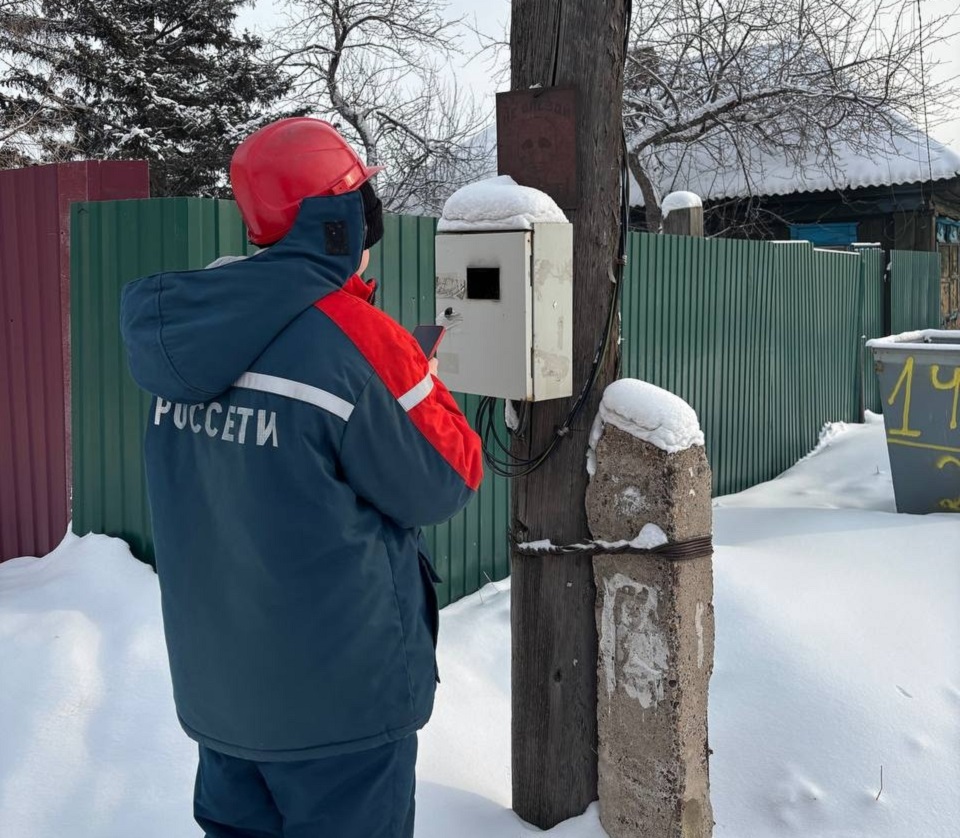 Проверка счетчика у частного дома, хищения
