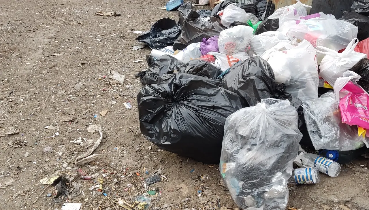 Мусор на земле