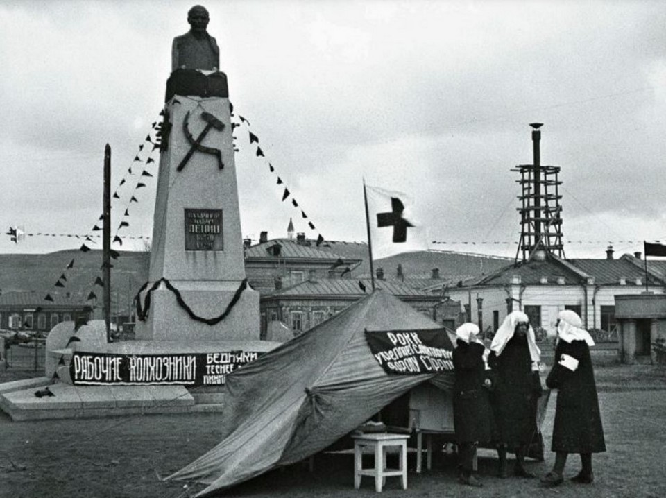 Первый памятник Ленину в Красноярске