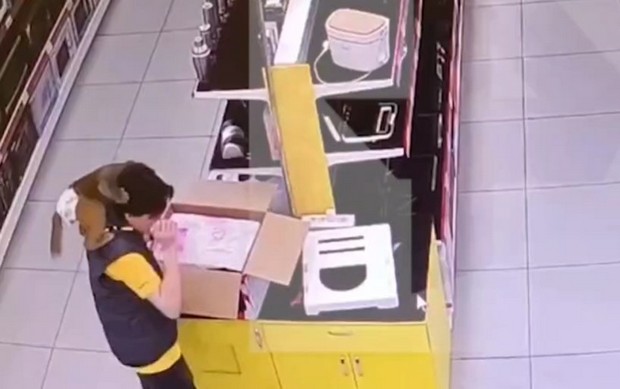 Обезьяна в красноярском магазине