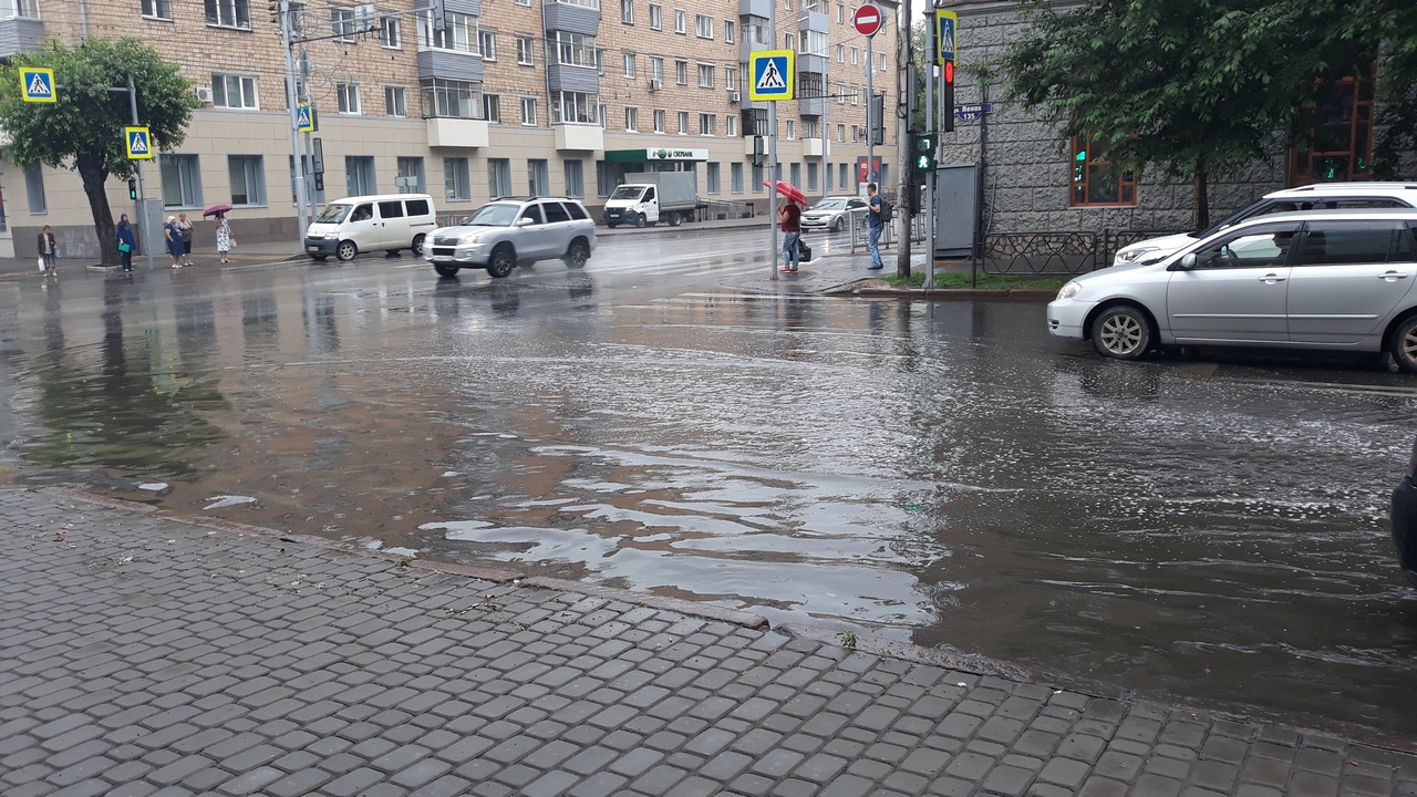Город затопило после дождя