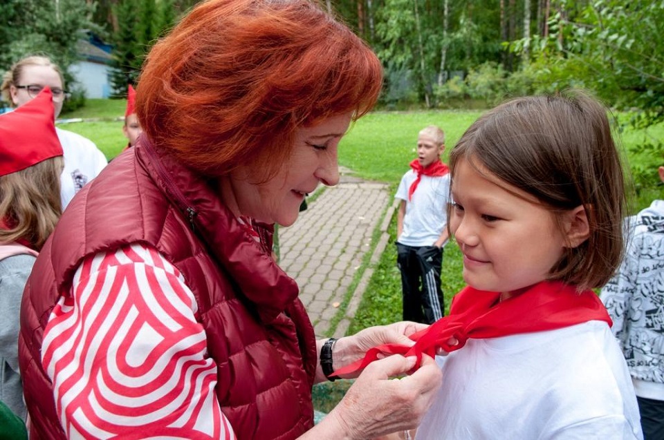Вера Оськина в детском лагере