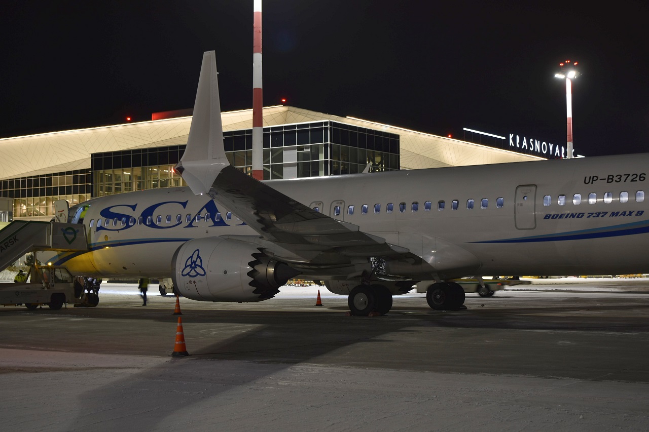 Самолет SCAT в аэропорту Красноярск