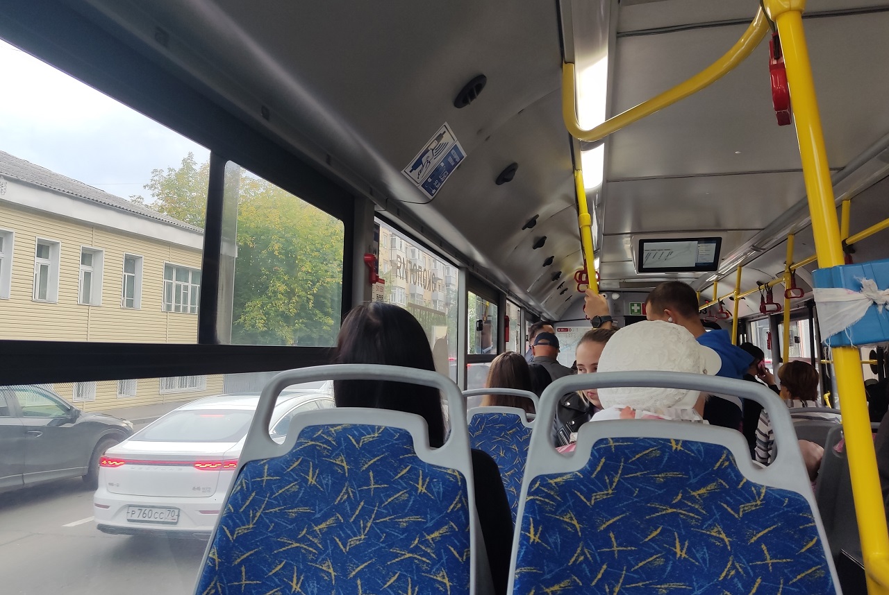 В салоне автобуса