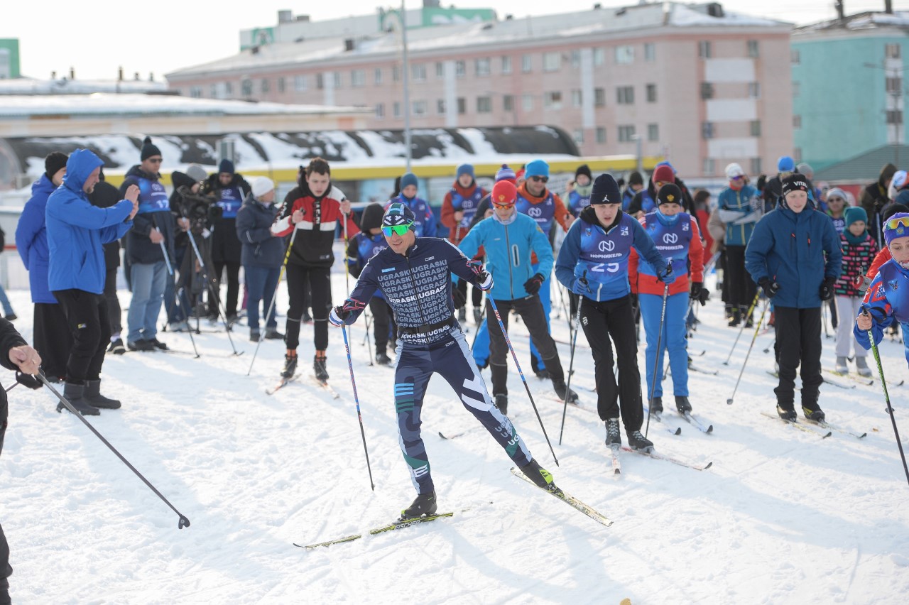 Лыжные гонки во время турнира в Дудинке