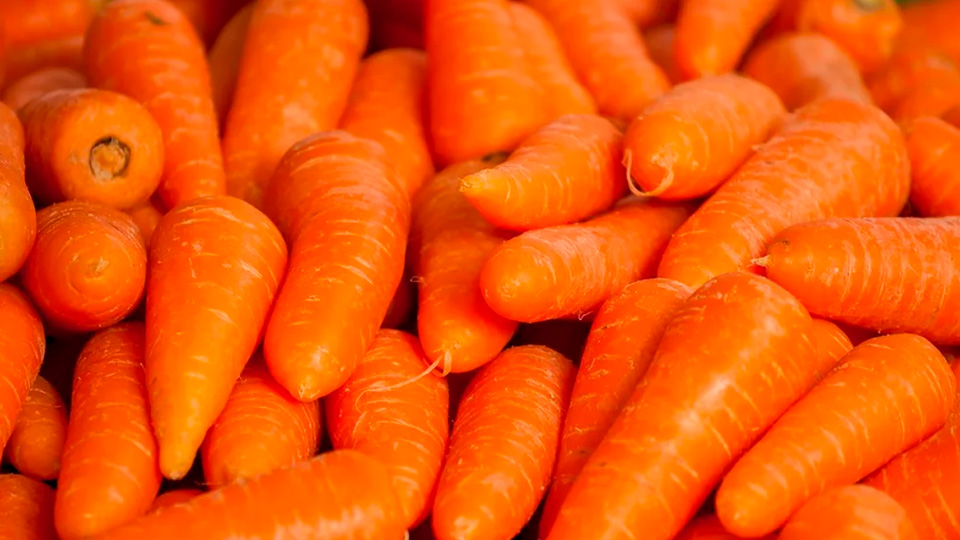Морковка в магазине