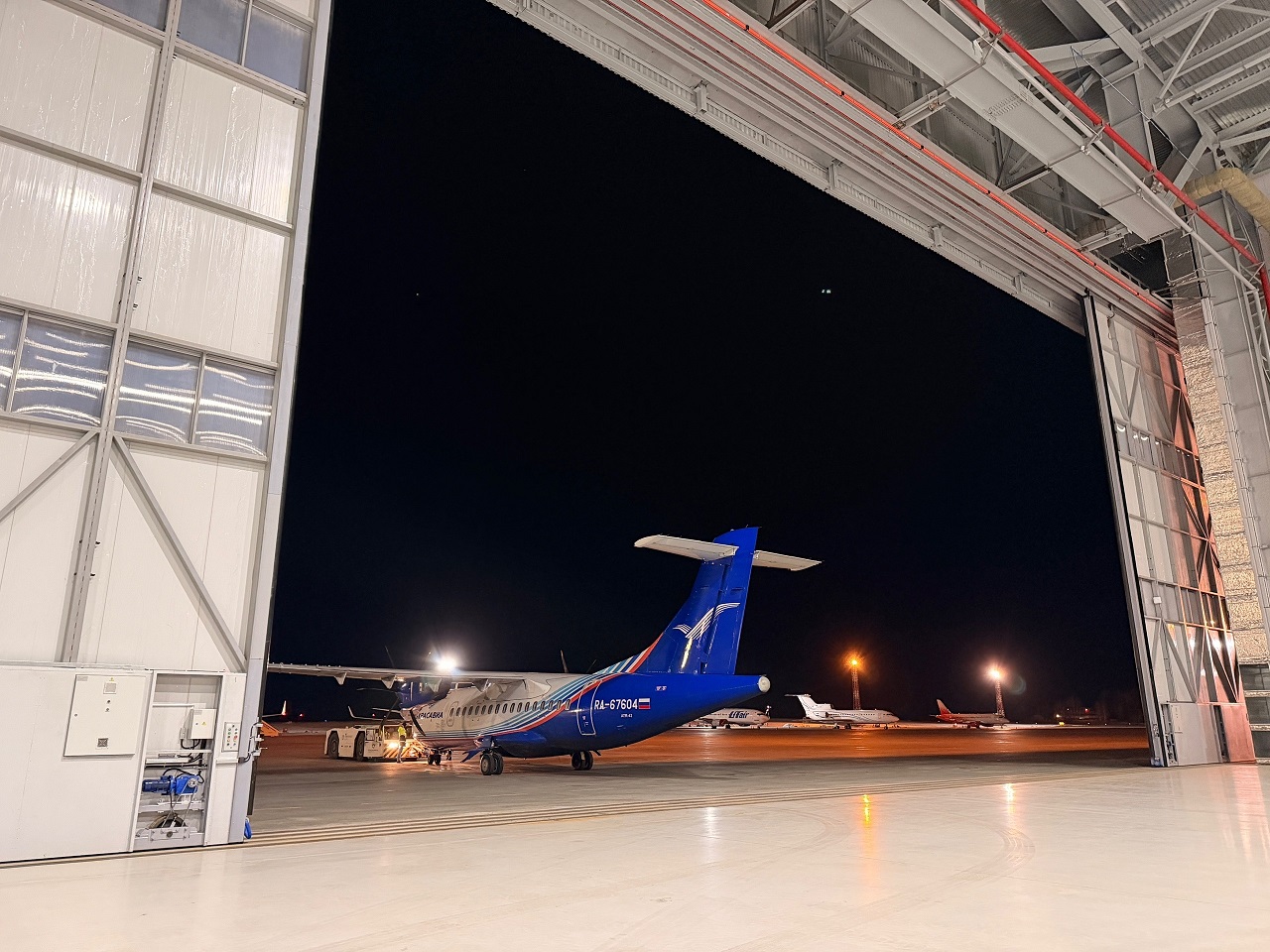 Ворота нового ангарного комплекса