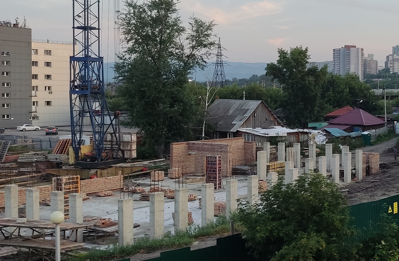 Строительная площадка в городе