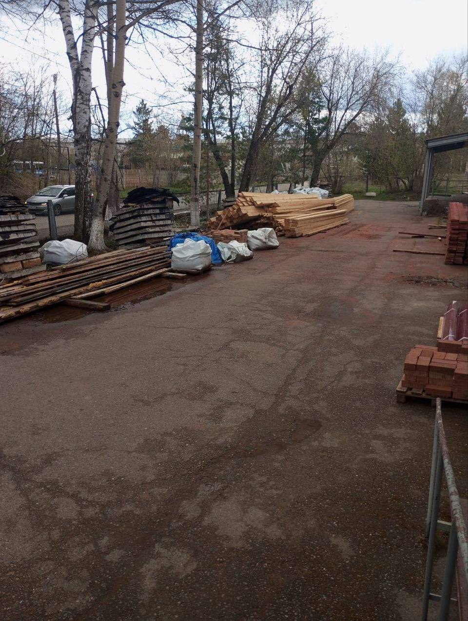 Вернуть кадры в медицину края требует ЛДПР 