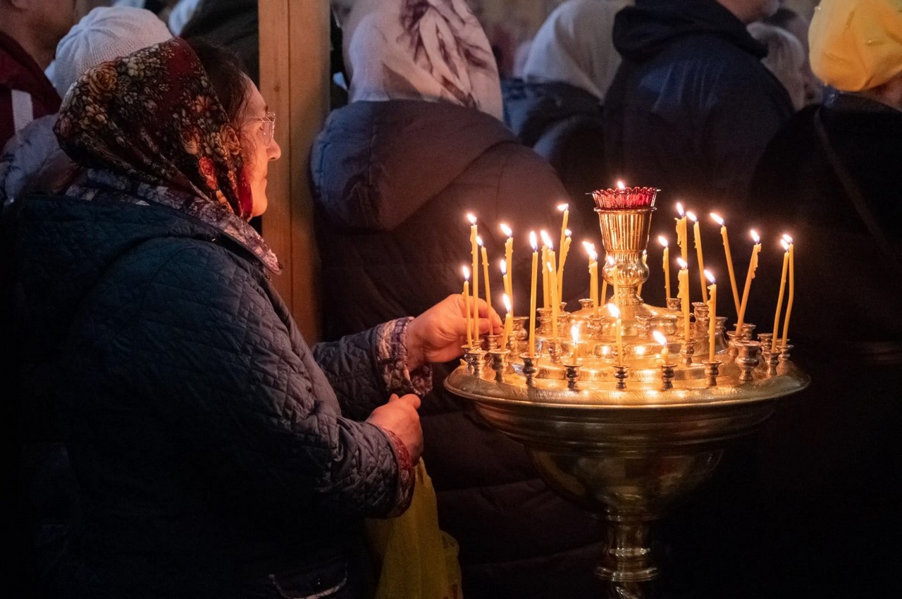 Для верующих красноярцев в Пасхальную ночь запустят бесплатные автобусы