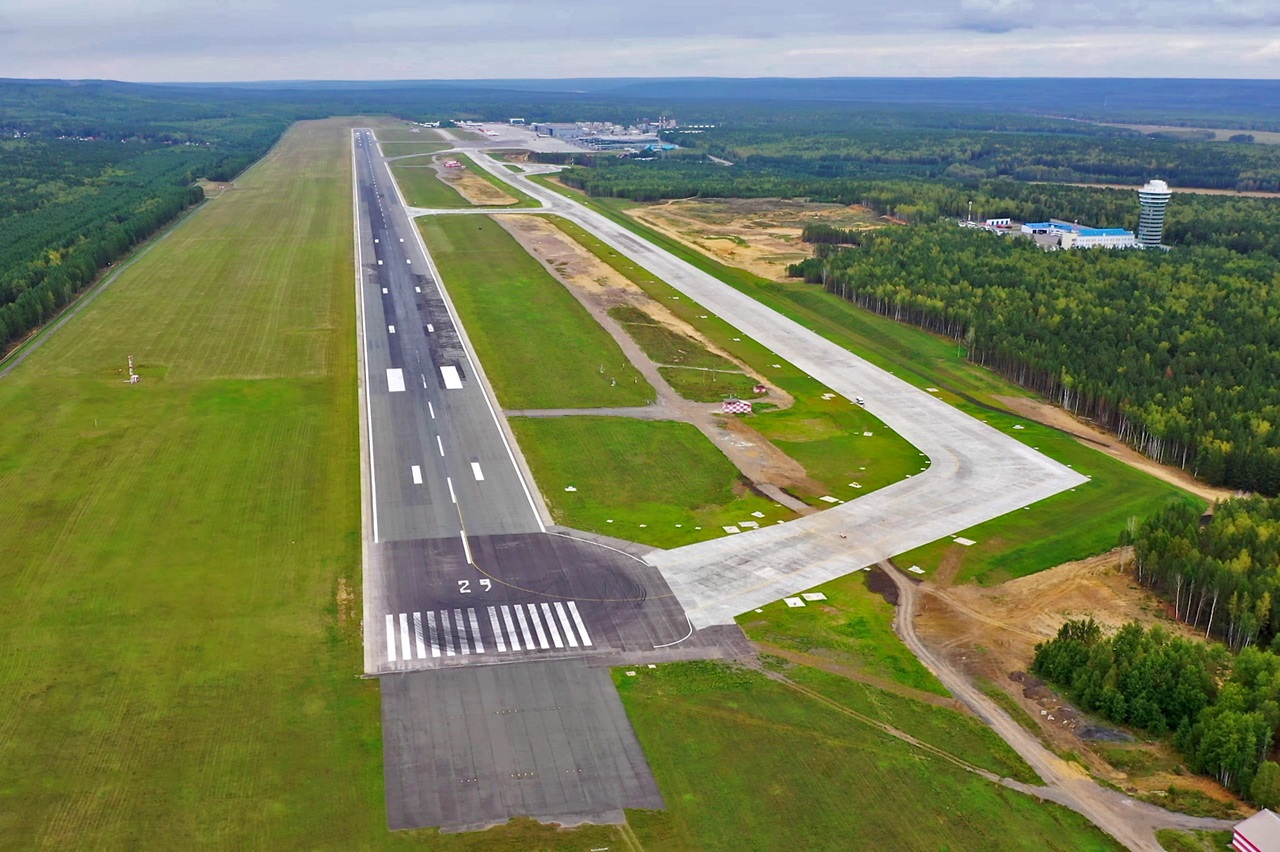 Аэропорту Красноярск заказали проект реконструкции советской взлетно-посадочной полосы