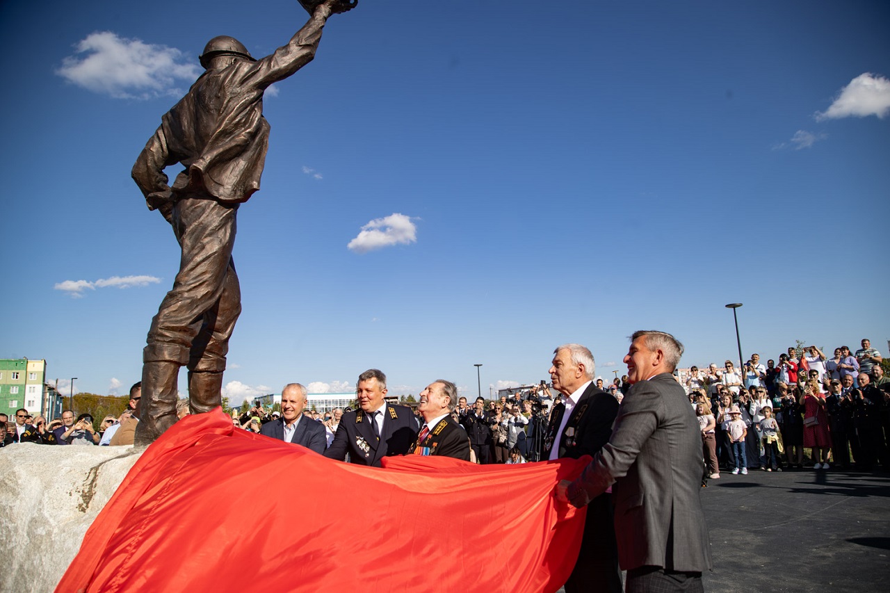 Открытие памятника угольщикам