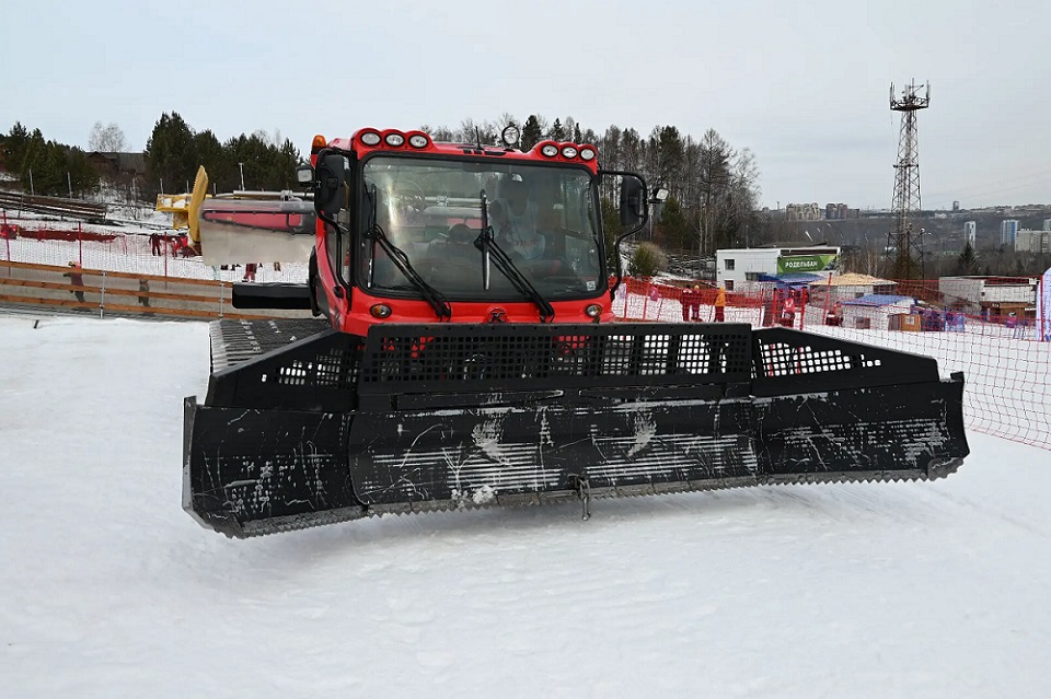 Ратрак, который тащили спортсмены 