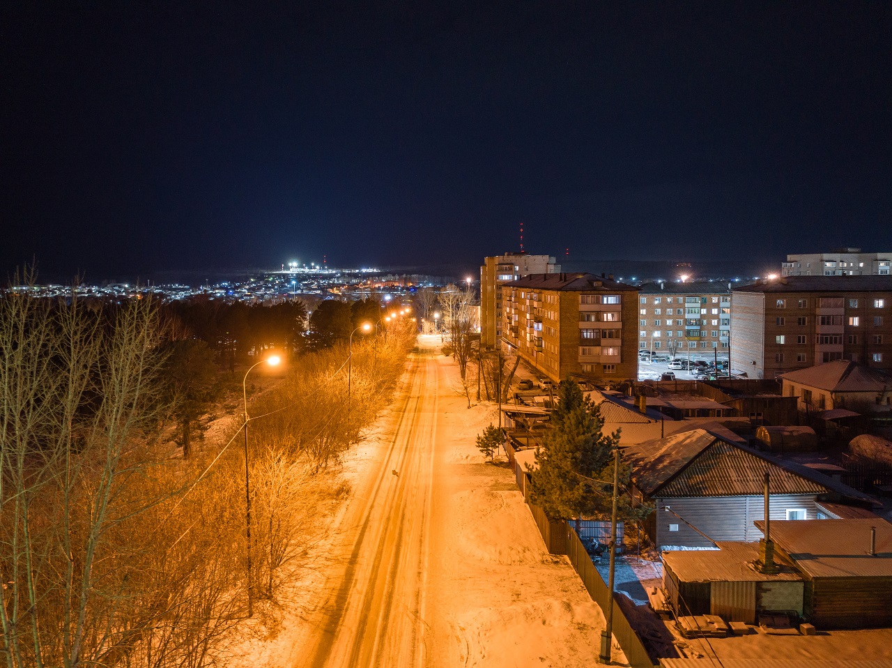 Улицы Ачинска зимой ночью