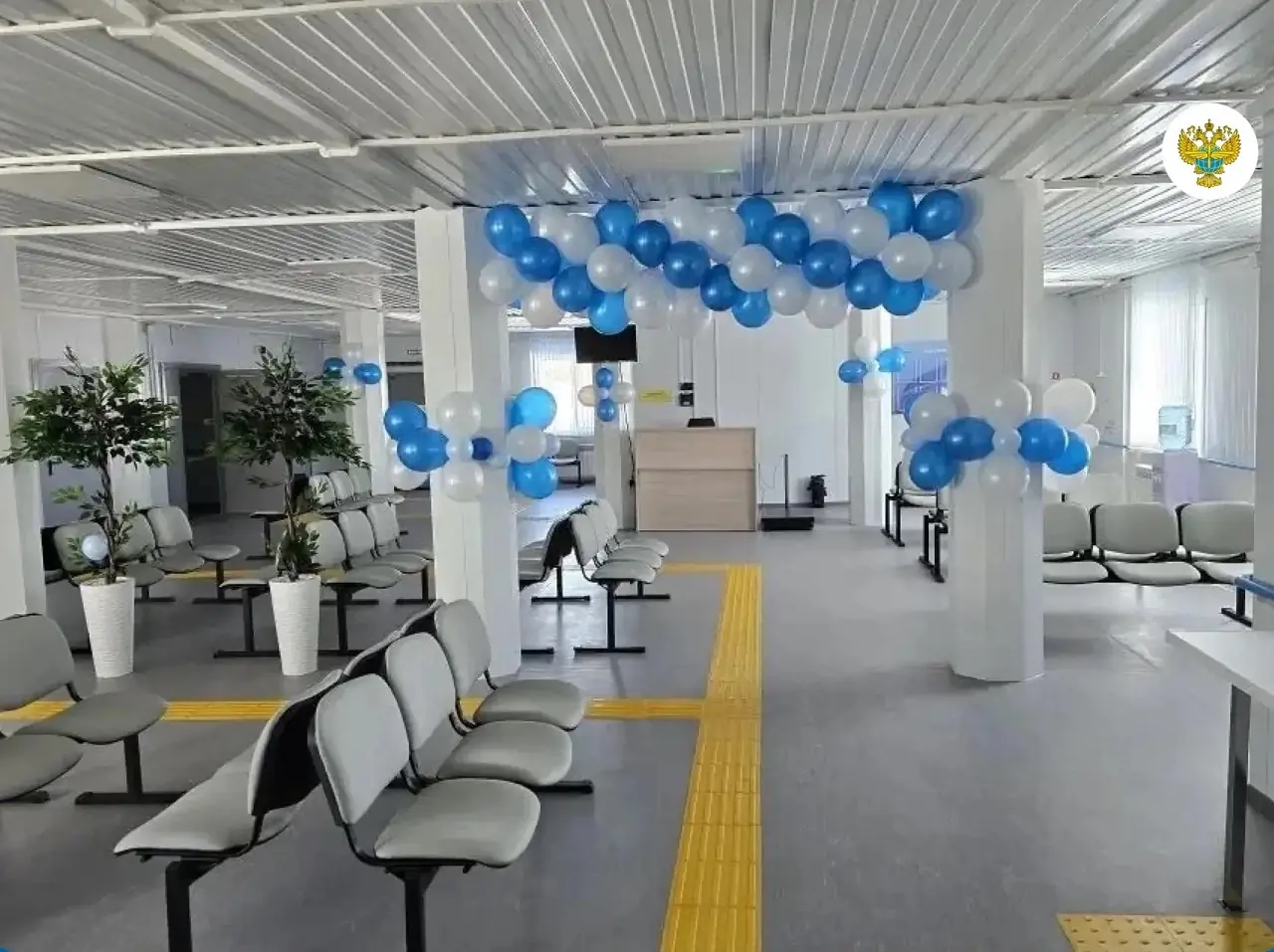 Внутри здания аэровокзала