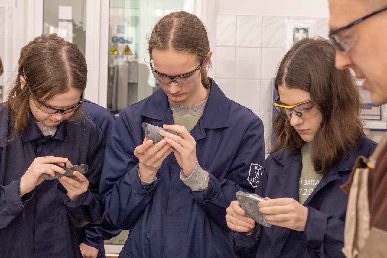 Школьники на экскурсии