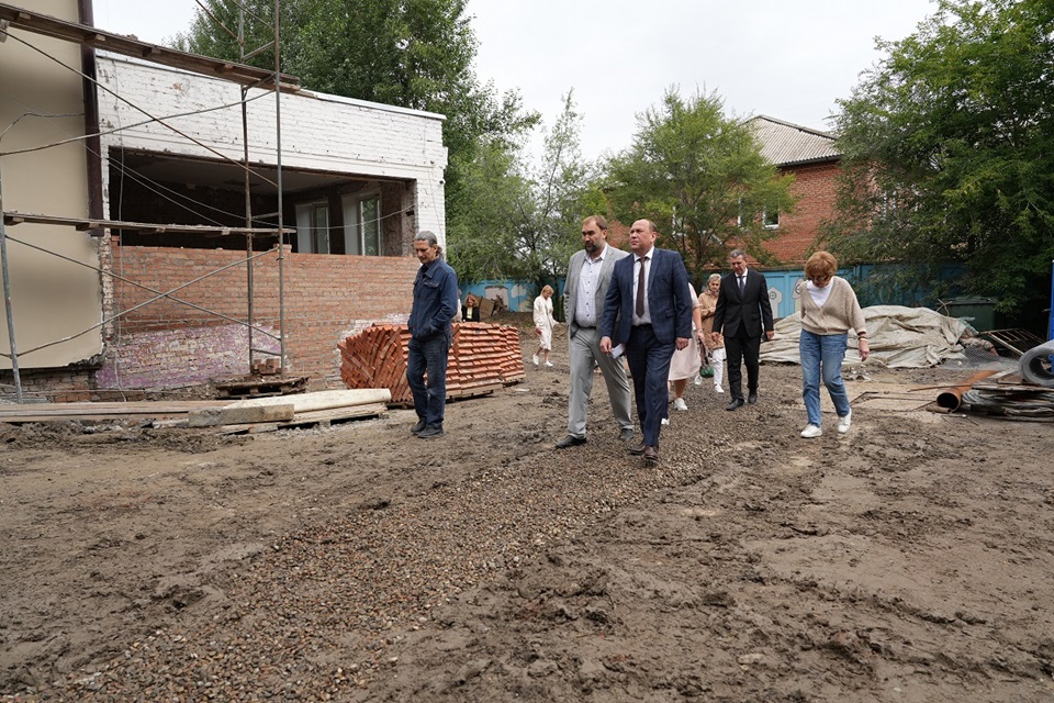 депутаты проверяют ремонт детсадов