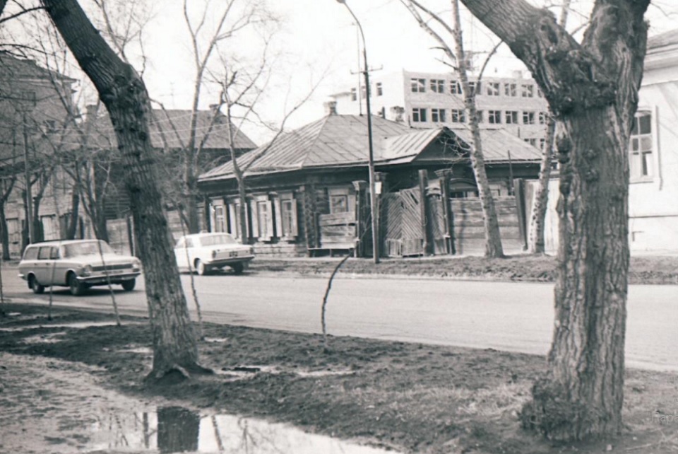 Старинный дом на Маркса в 1983 году