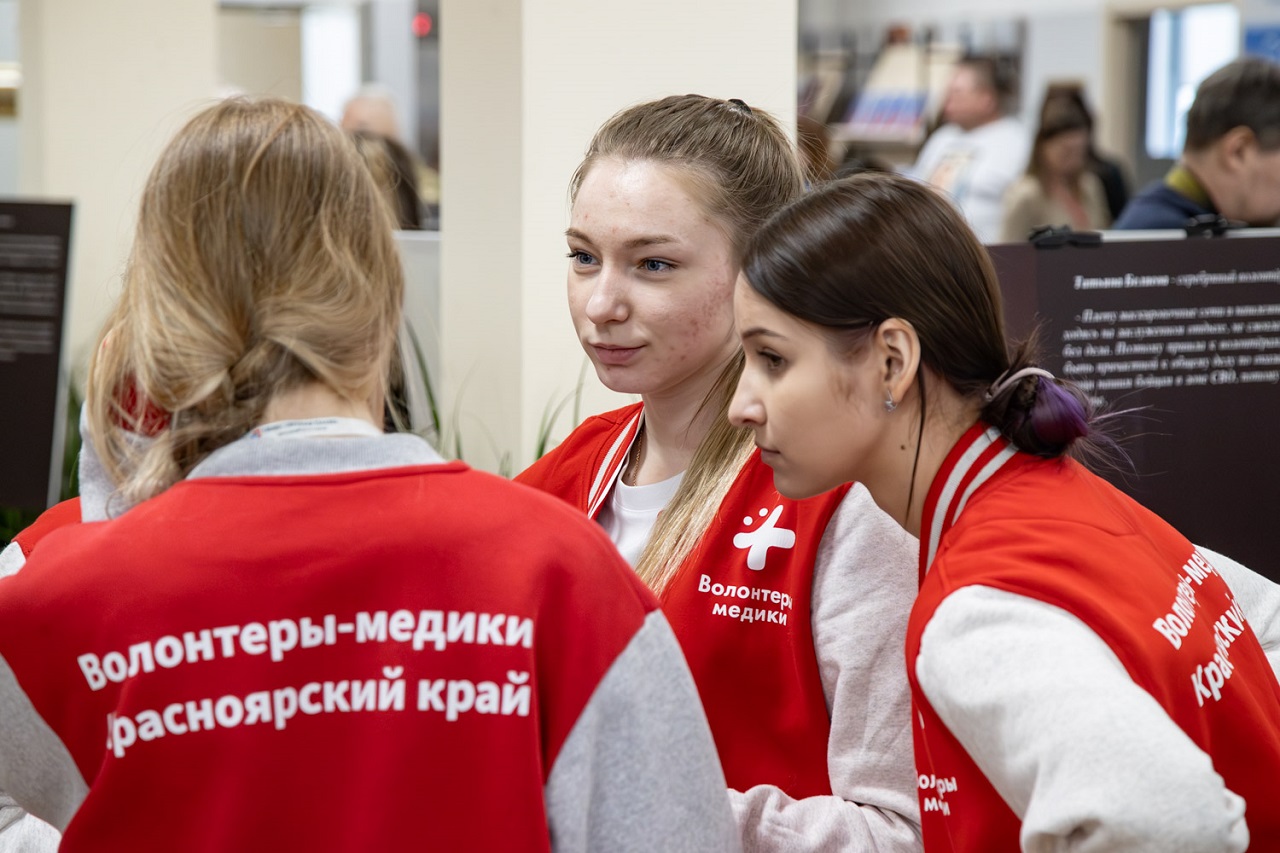 медицинские волонтеры, волонтеры-медики