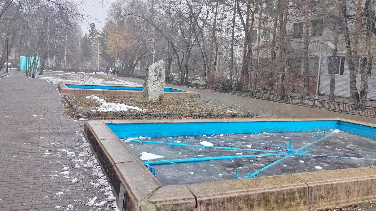 Сосновоборск, площадь Первостроителей