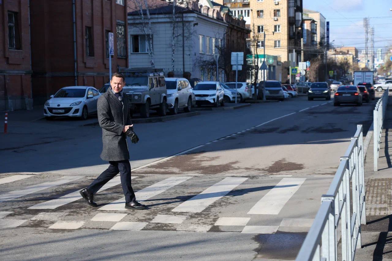 Министр Димитров осматривает дорогу