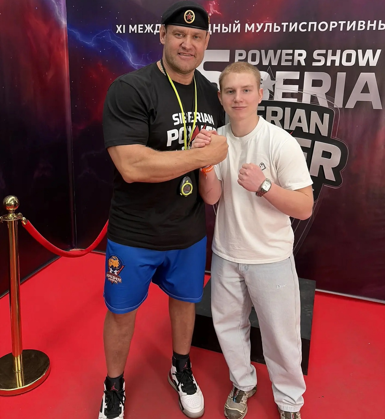 Гости фестиваля фотографировались со спортсменами