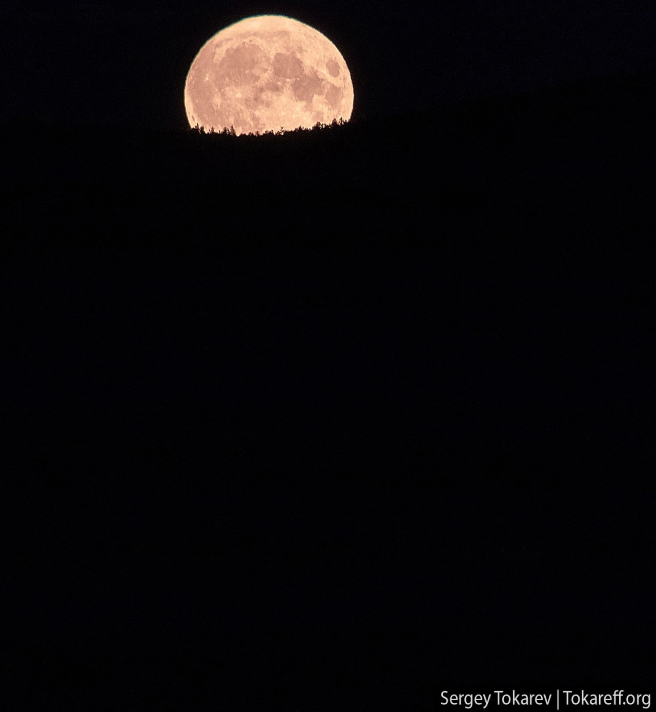 Луна 12.03 2024. Суперлуние Красноярск. Огромная Луна. Снимок Луны. Фото Луны.