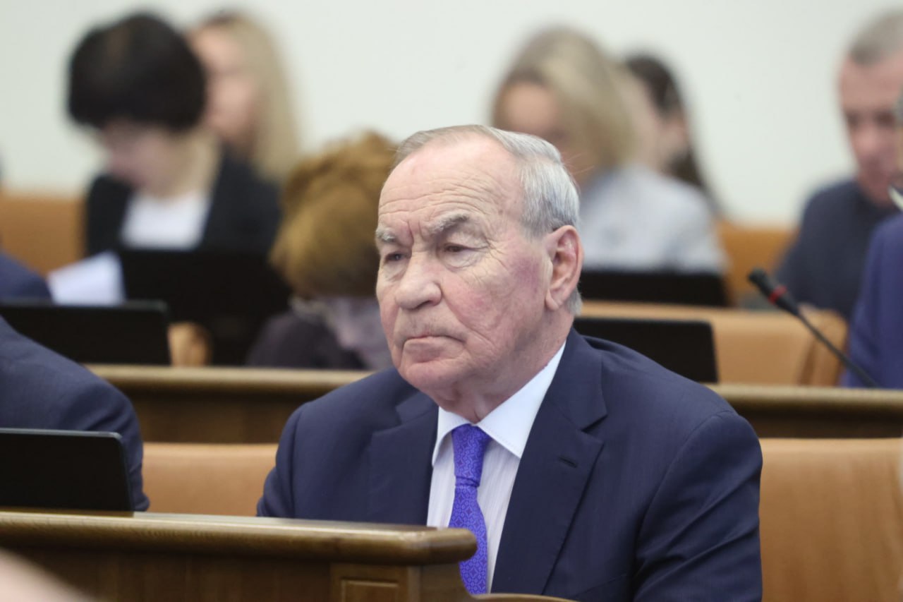 Депутат Владимир Чащин