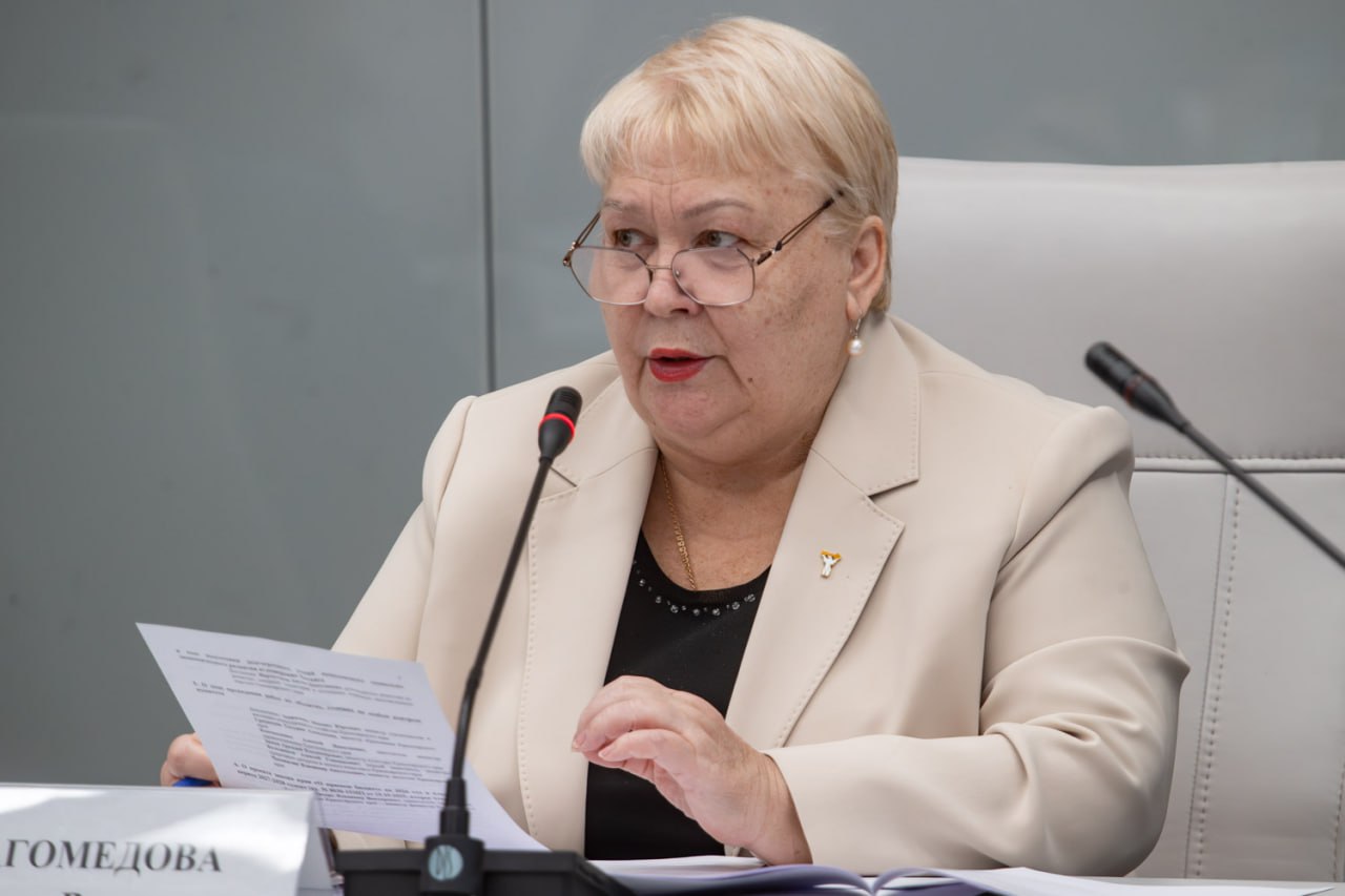 Депутат Людмила Магомедова