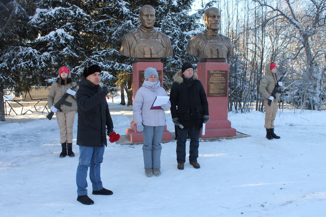 Егор Васильев на открытии памятников