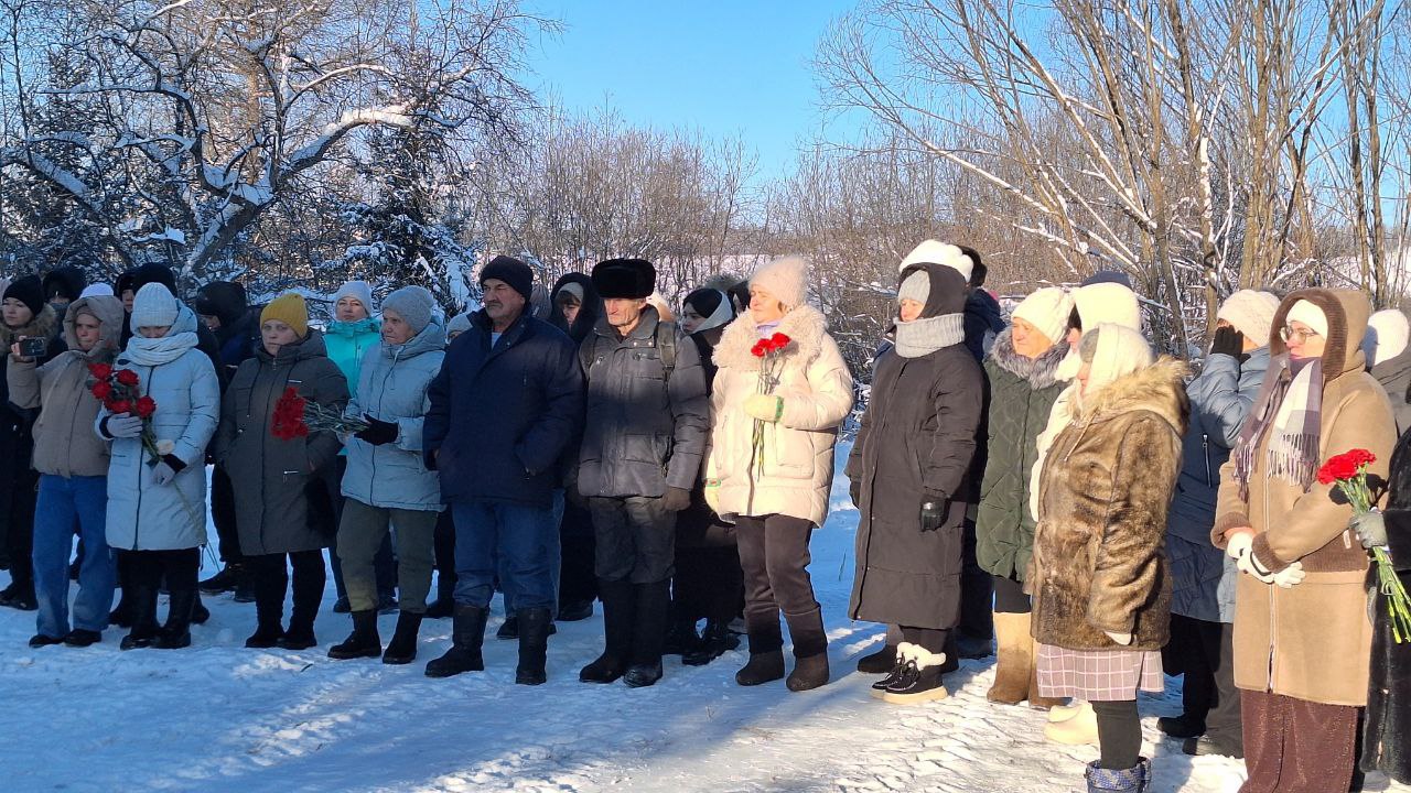 Село Отрок на открытии памятников